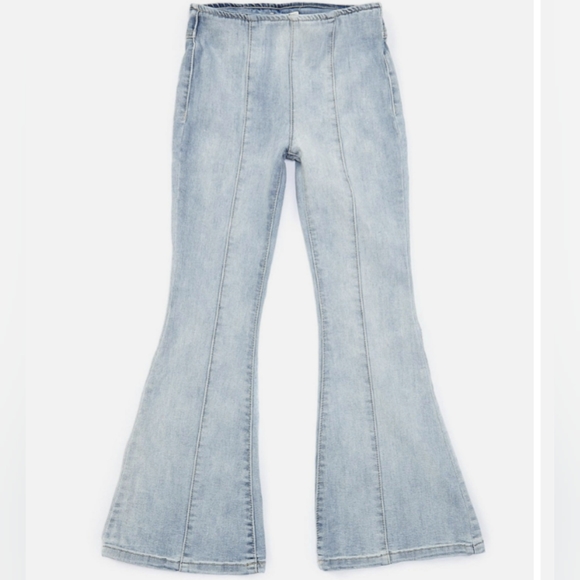 Chelsea & Violet Other - Chelsea & Violet Big Girls Pull on Flare Jeans Sz S